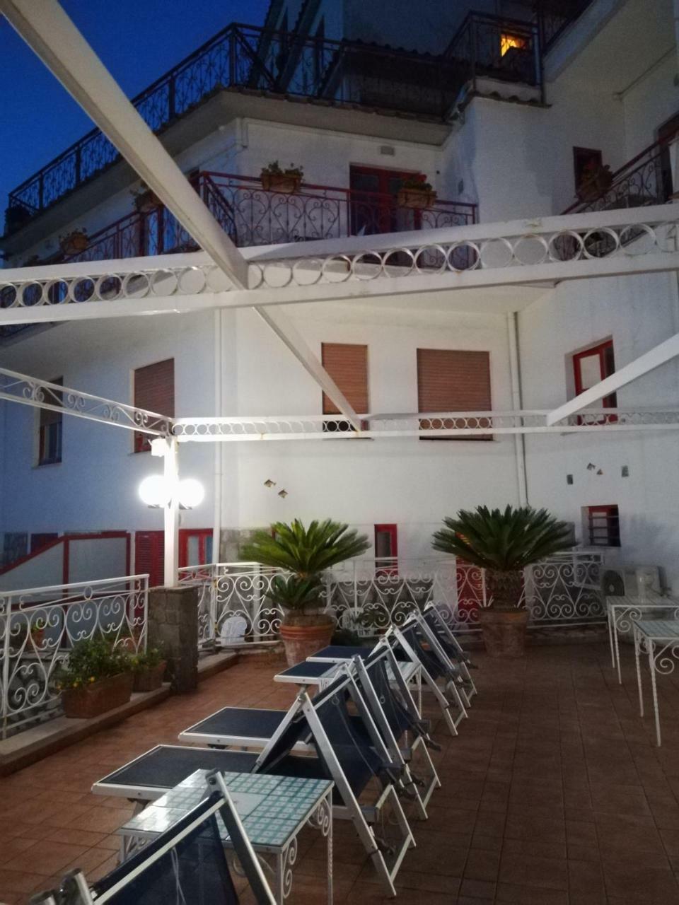 Hotel Dania Sorrento Exterior foto